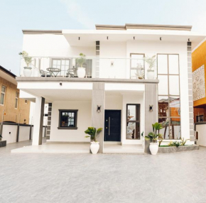 Aticluxuryhomes
